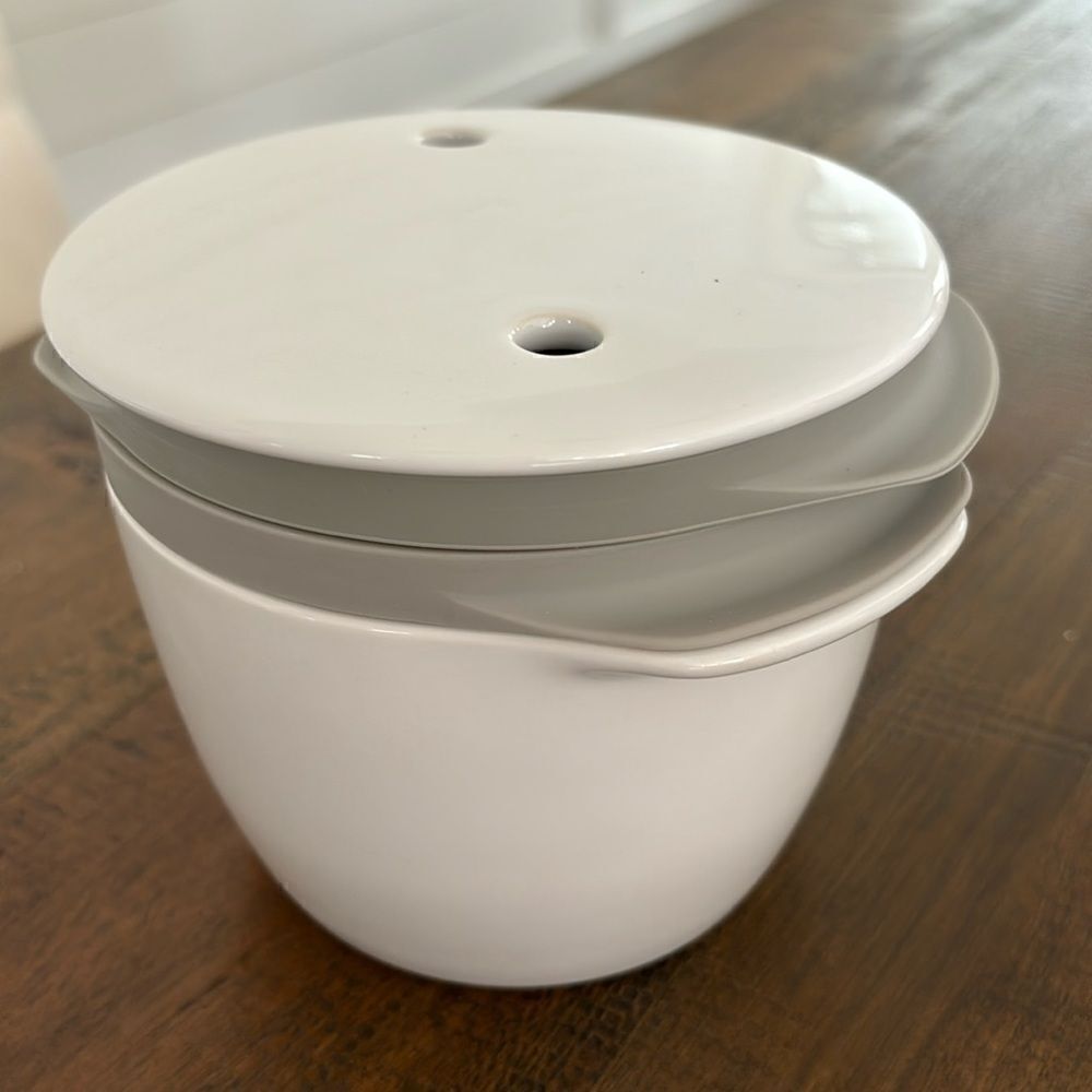 Pampered chef breakfast sandwich maker - New in box